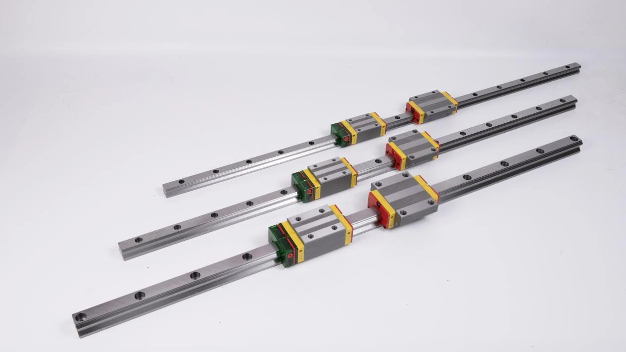 Linear guideway rail and carriage assemblies for low friction movement